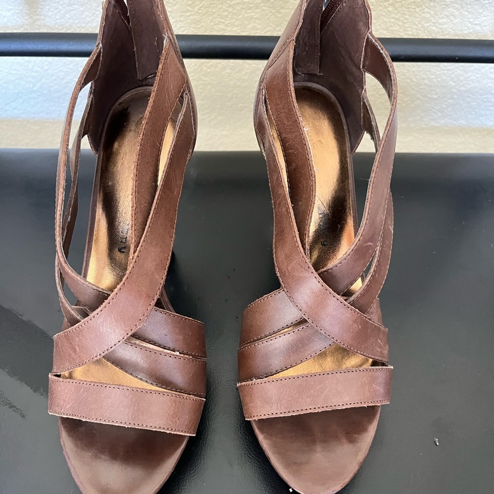 Pre worn cute brown sandals with a thick wooden heel
